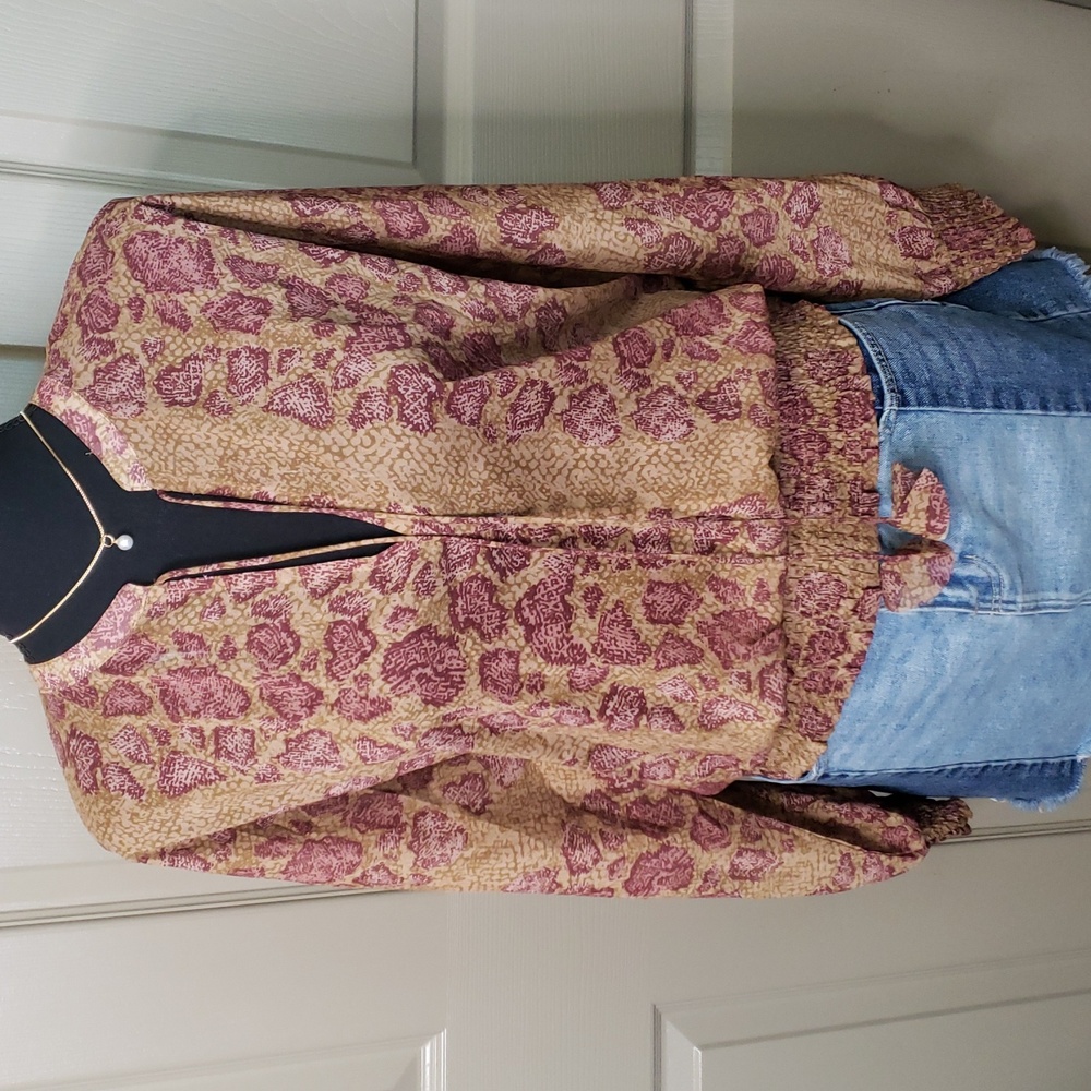NWT Mystree Animal print smocked waist long sleeve top size medium